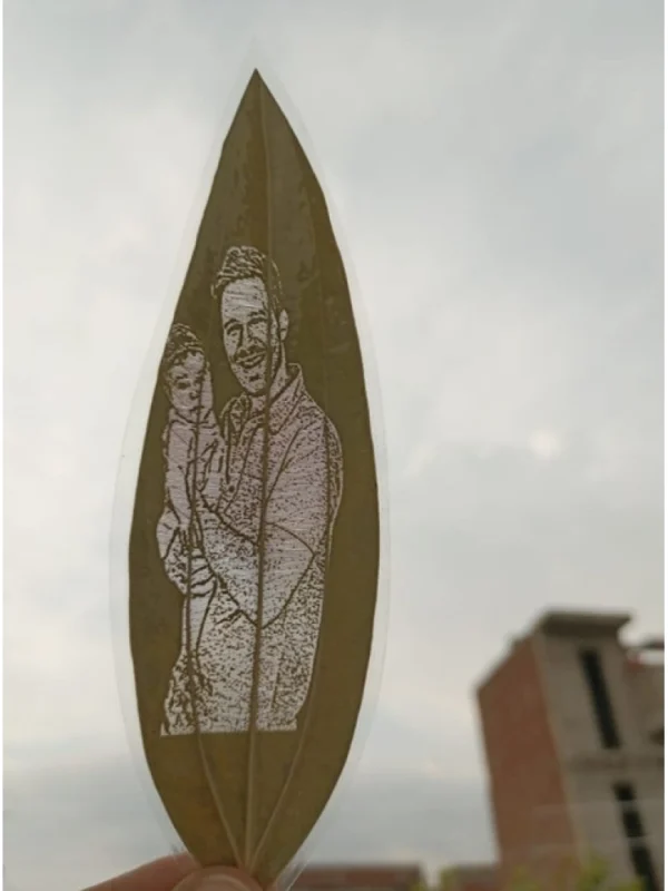 Custom Father & Child Portrait Engraved on Natural Leaf – Personalized Botanical Art Gift